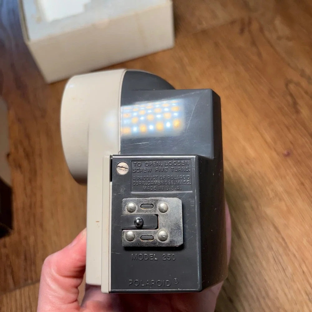 Vintage Polaroid Wink-Light Model 250 Camera Fill Light Accessory with Box